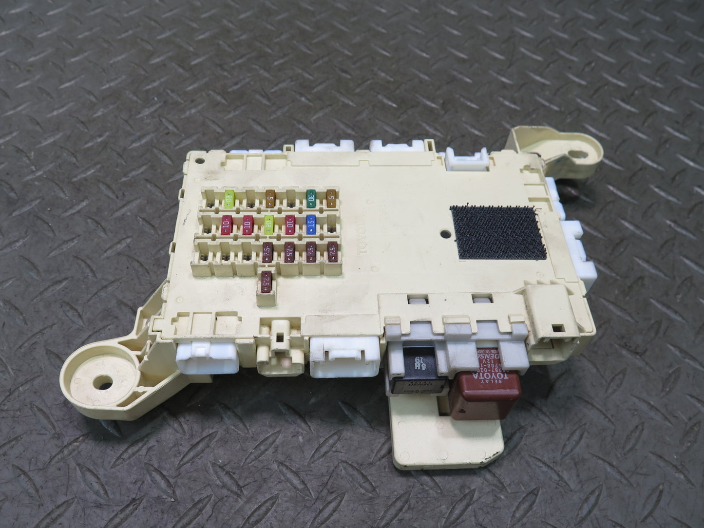 06-10 Lexus UZZ40L SC430 Front Right Dashboard Fuse Box Module 82730-24031 OEM