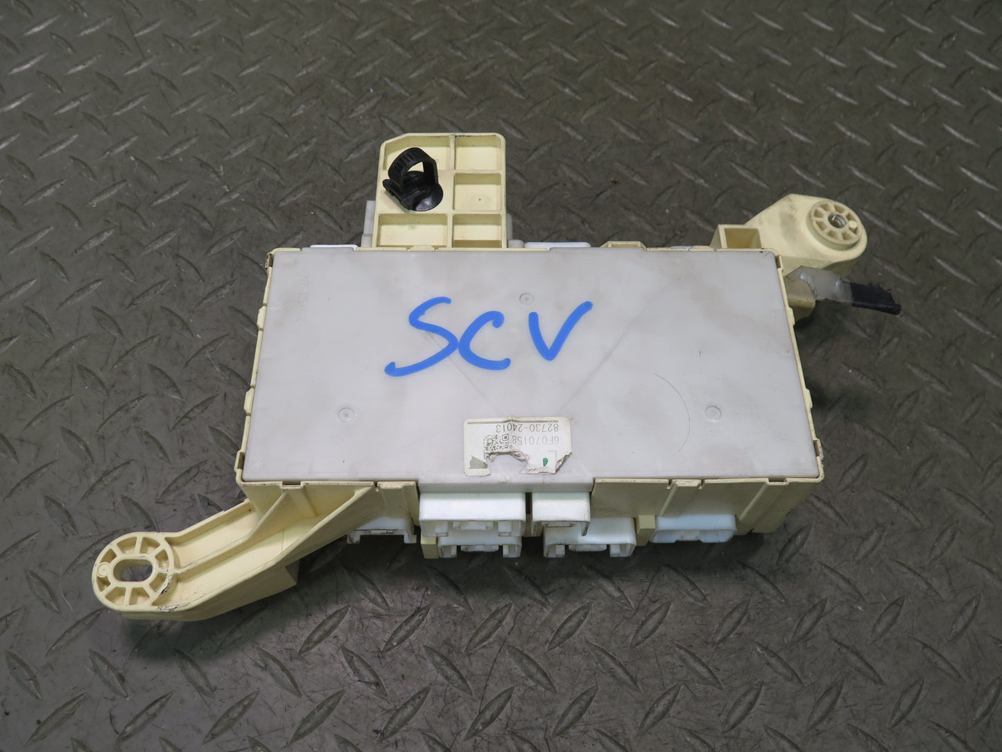 06-10 Lexus UZZ40L SC430 Front Left Dashboard Fuse Box Module 82730-24013 OEM