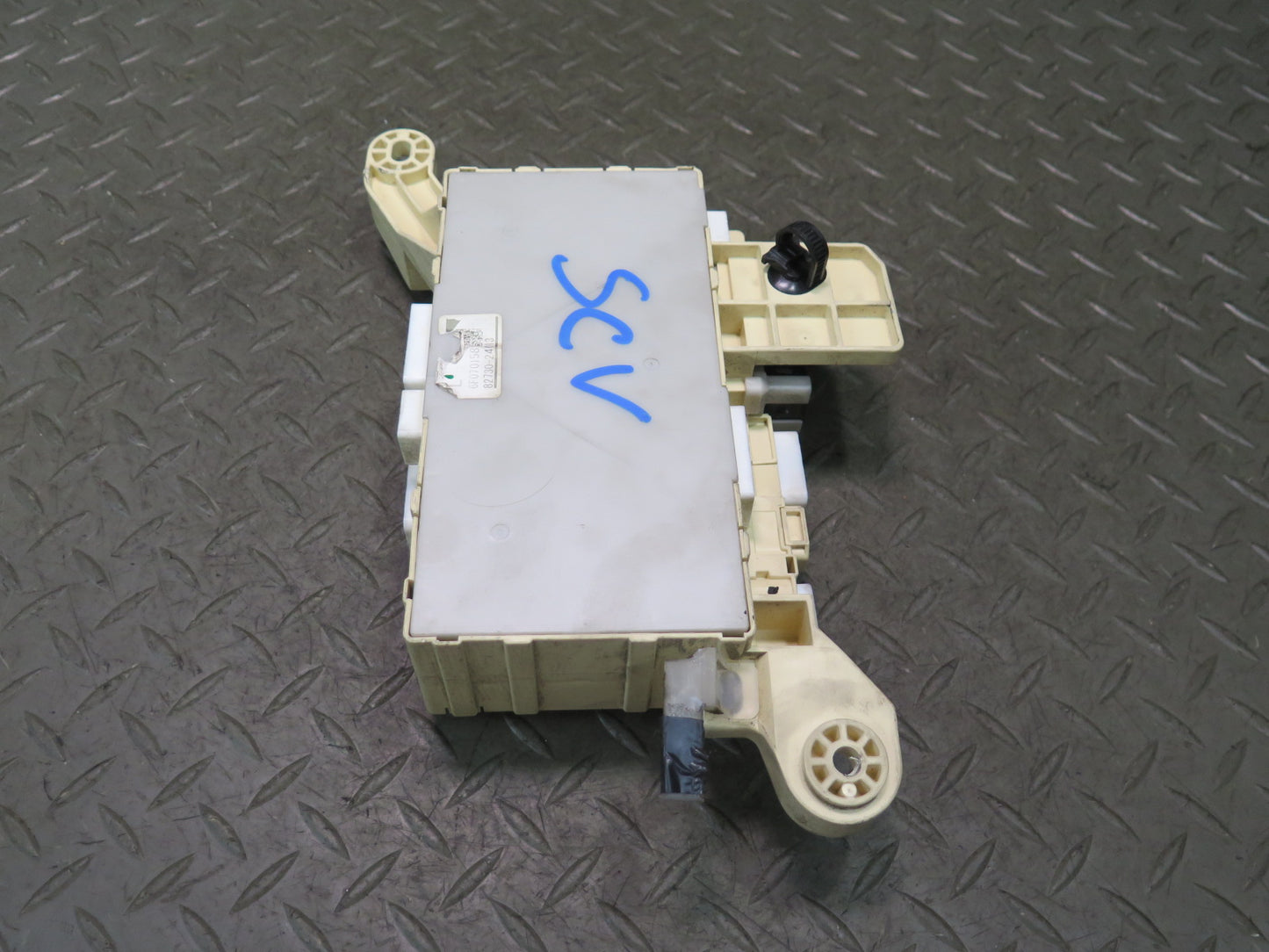 06-10 Lexus UZZ40L SC430 Front Left Dashboard Fuse Box Module 82730-24013 OEM