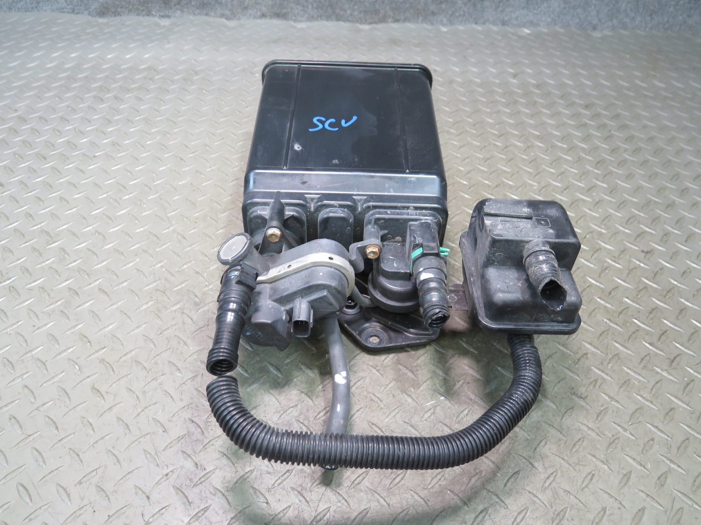06-10 Lexus UZZ40L SC430 Fuel Evap Vapor Charcoal Canister 75K 77740-24090 OEM