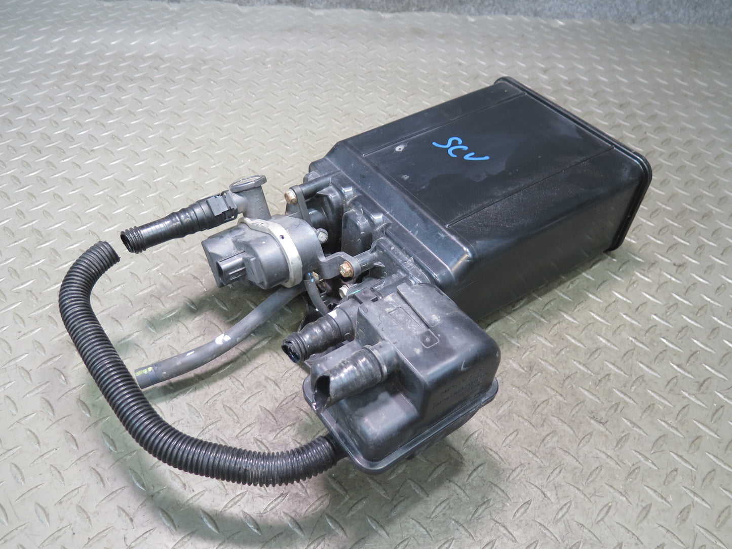 06-10 Lexus UZZ40L SC430 Fuel Evap Vapor Charcoal Canister 75K 77740-24090 OEM
