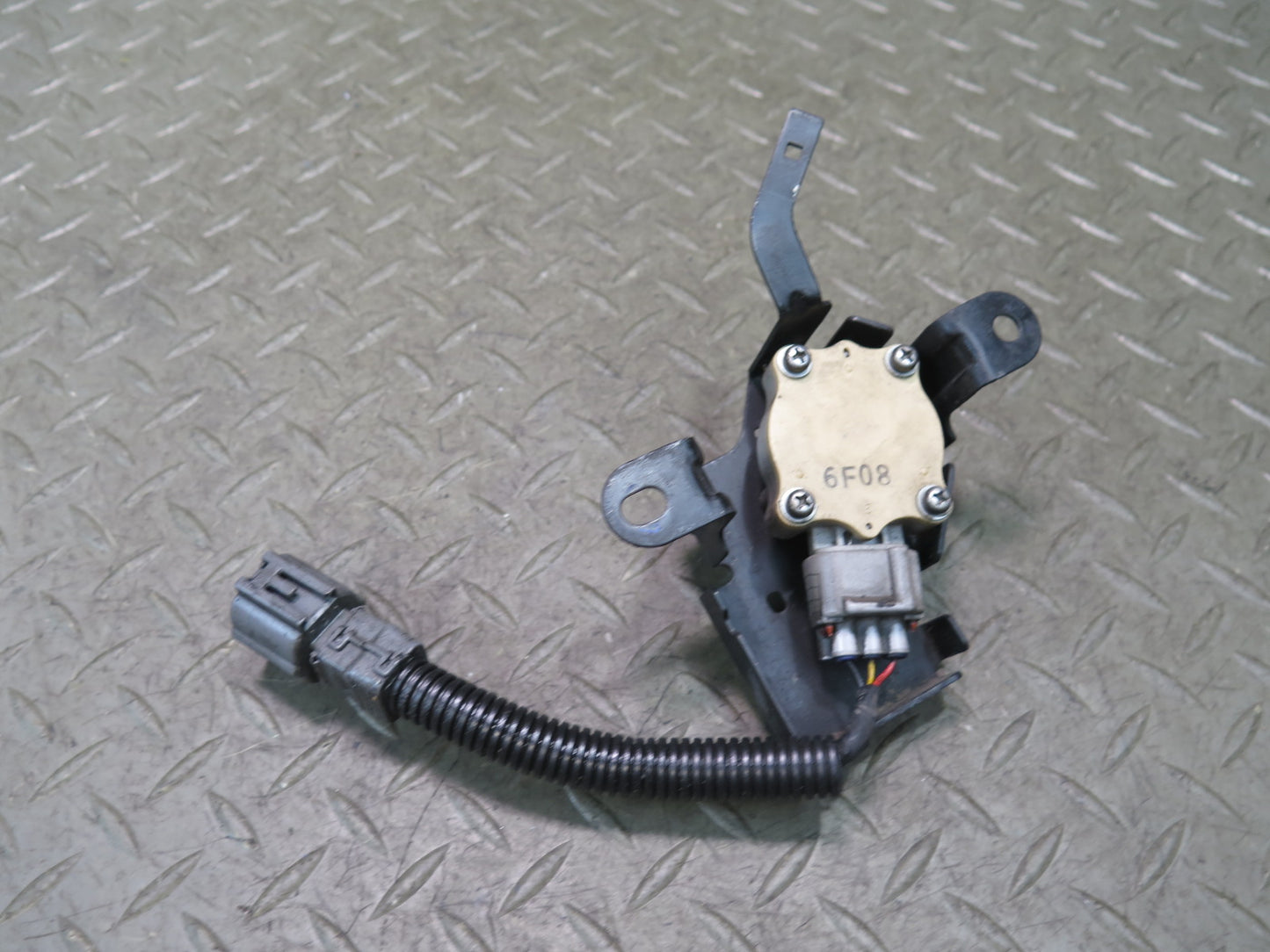 02-10 Lexus SC430 UZZ40L Front Left Suspension Headlight Height Level Sensor OEM