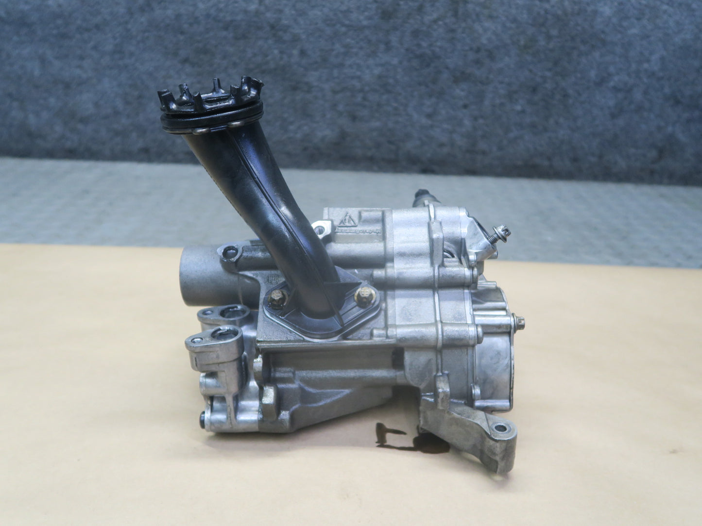 2008-2010 Porsche Cayenne 957 Turbo Engine Motor Oil Pump 94810701351