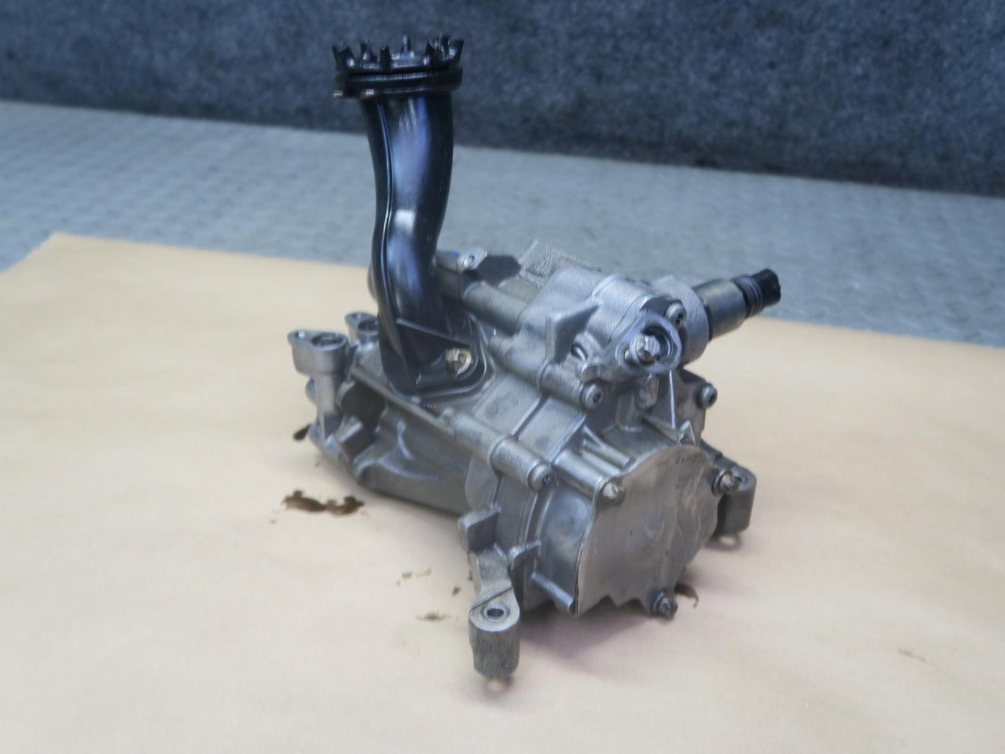 2008-2010 Porsche Cayenne 957 Turbo Engine Motor Oil Pump 94810701351