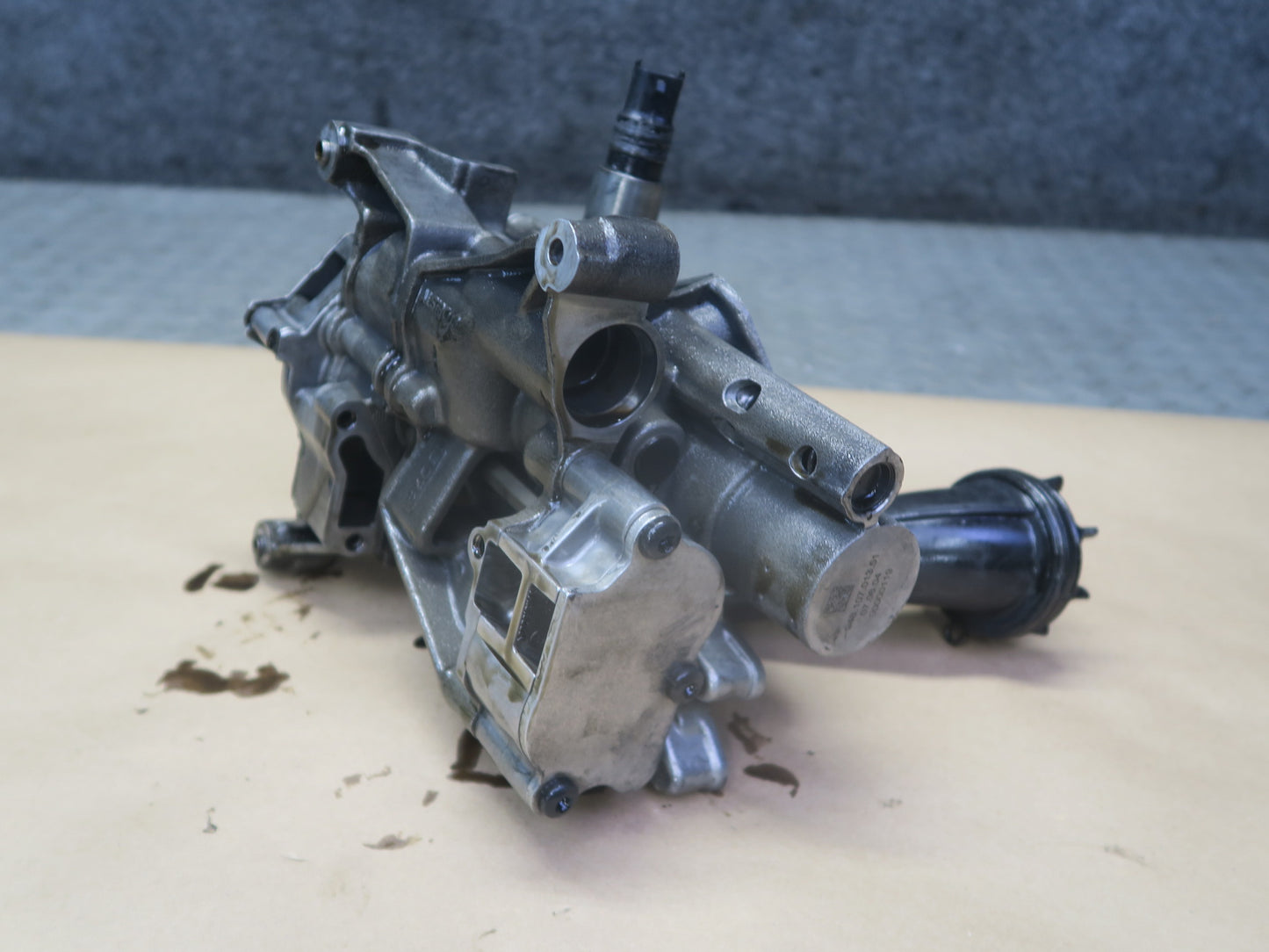 2008-2010 Porsche Cayenne 957 Turbo Engine Motor Oil Pump 94810701351
