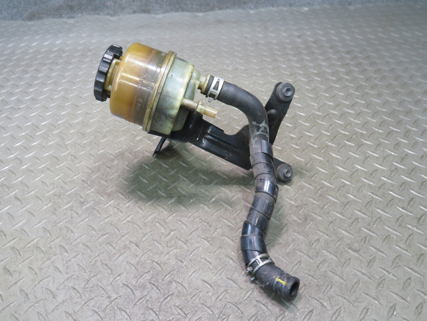02-10 Lexus UZZ40L SC430 Power Steering Fluid Reservoir Tank OEM