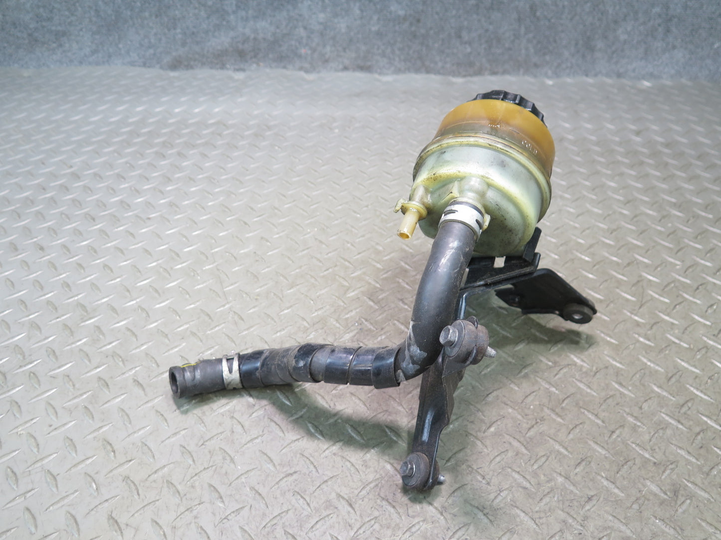 02-10 Lexus UZZ40L SC430 Power Steering Fluid Reservoir Tank OEM