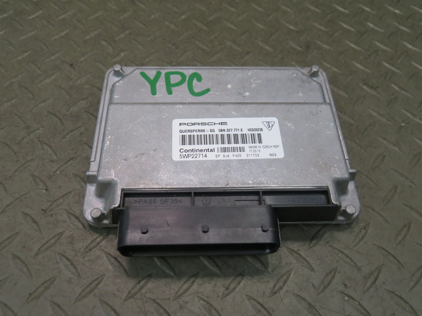 2013 Porsche Cayenne 958 Transfer Case Control Module 0BN927771E