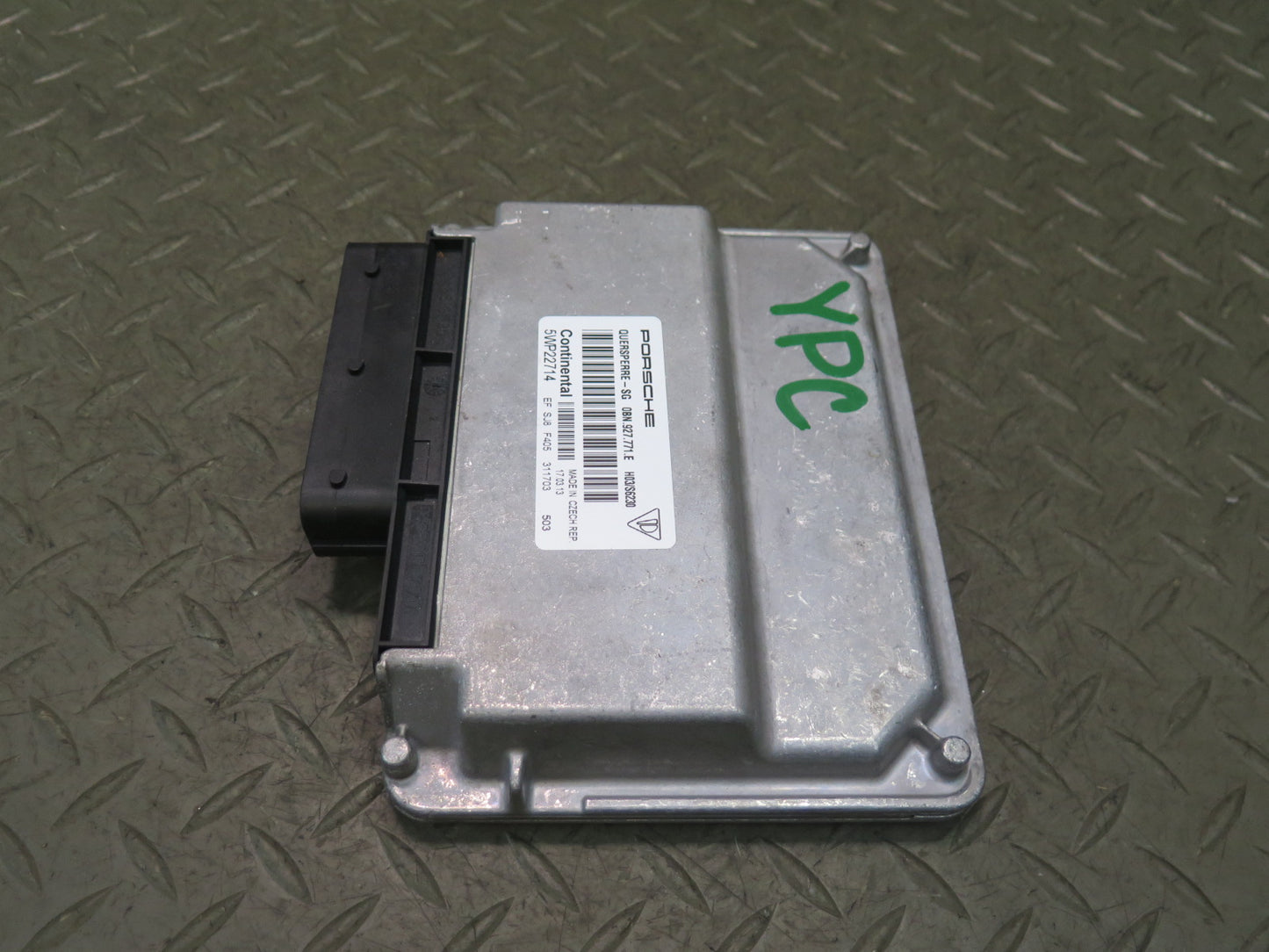 2013 Porsche Cayenne 958 Transfer Case Control Module 0BN927771E