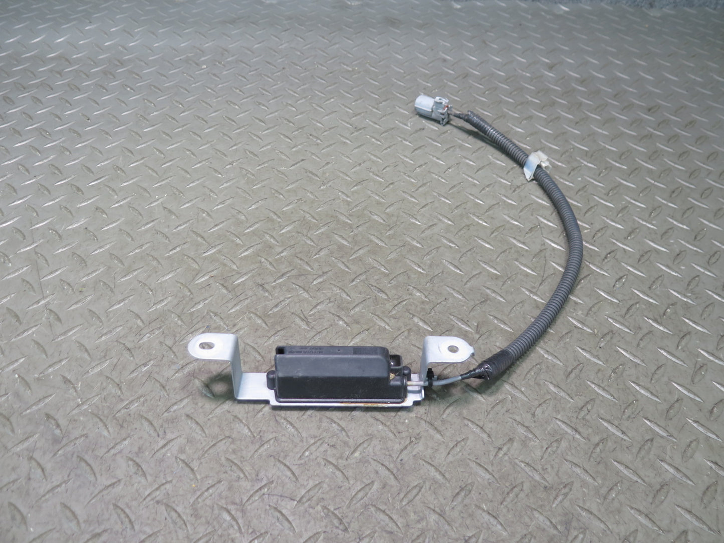 02-10 Lexus SC430 Set of 4 Front & Rear TPMS Tire Pressure Sensor Antenna OEM