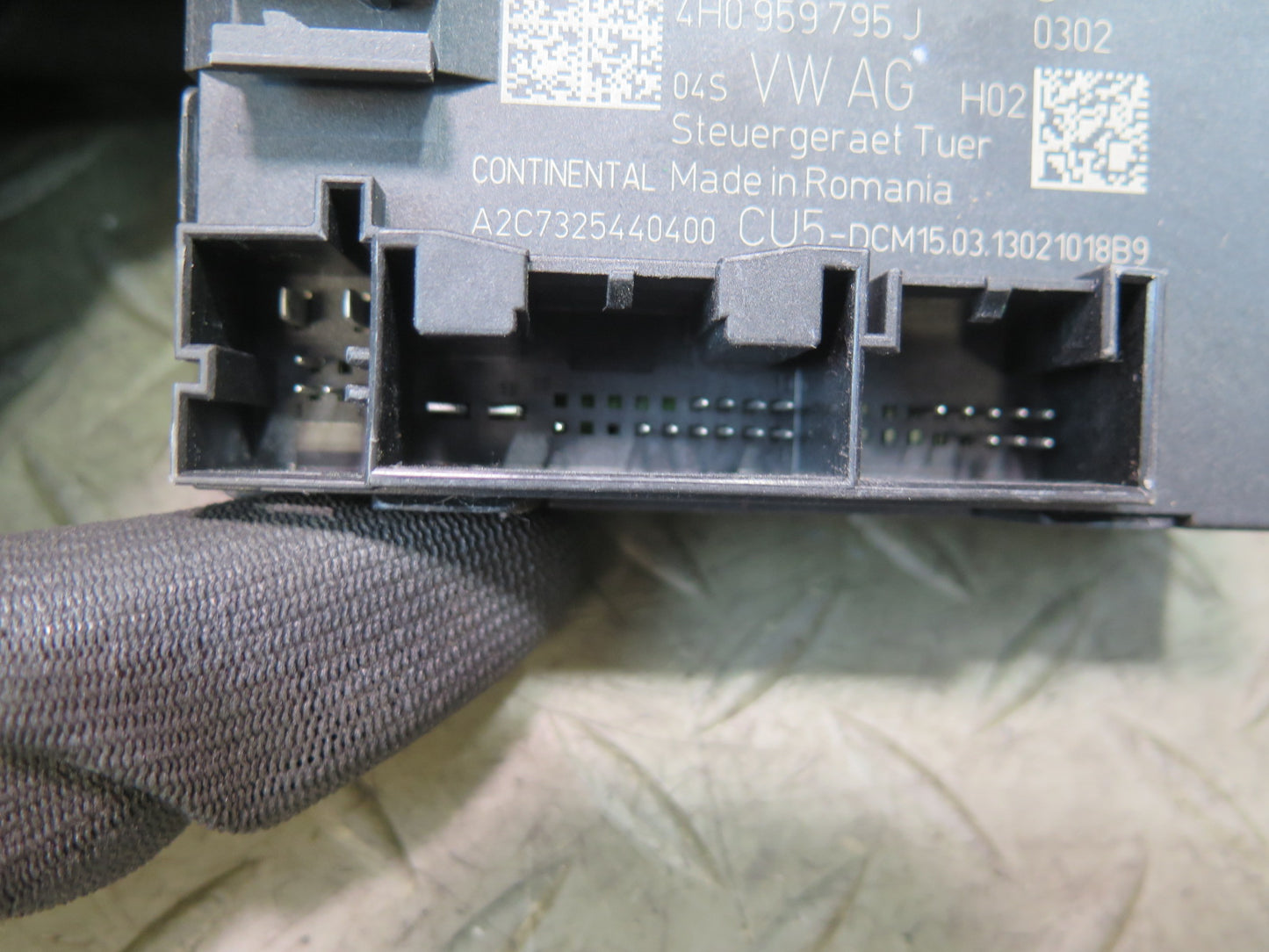 2011-2018 Porsche Cayenne 958 Rear Left or Right Door Control Module 4H0959795J