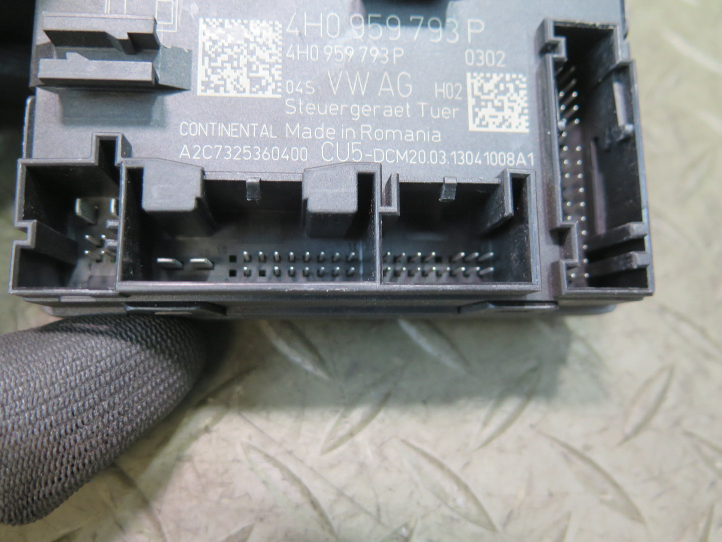 2011-2018 Porsche Cayenne 958 Front Left Door Control Module 4H0959793P