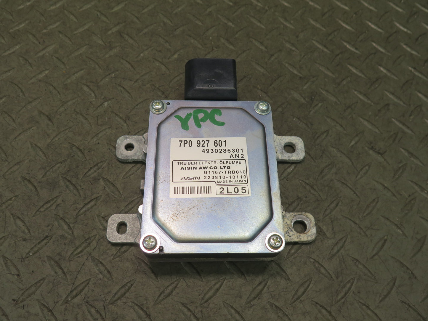 2011-2018 Porsche Cayenne 958 Hydraulic Oil Pump Control Module 7P0927601