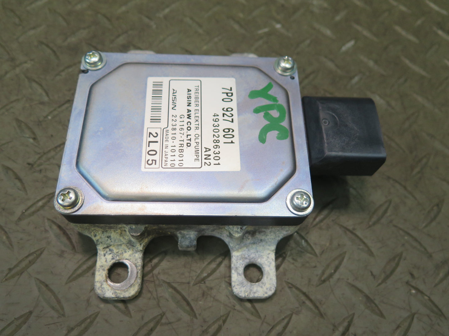 2011-2018 Porsche Cayenne 958 Hydraulic Oil Pump Control Module 7P0927601