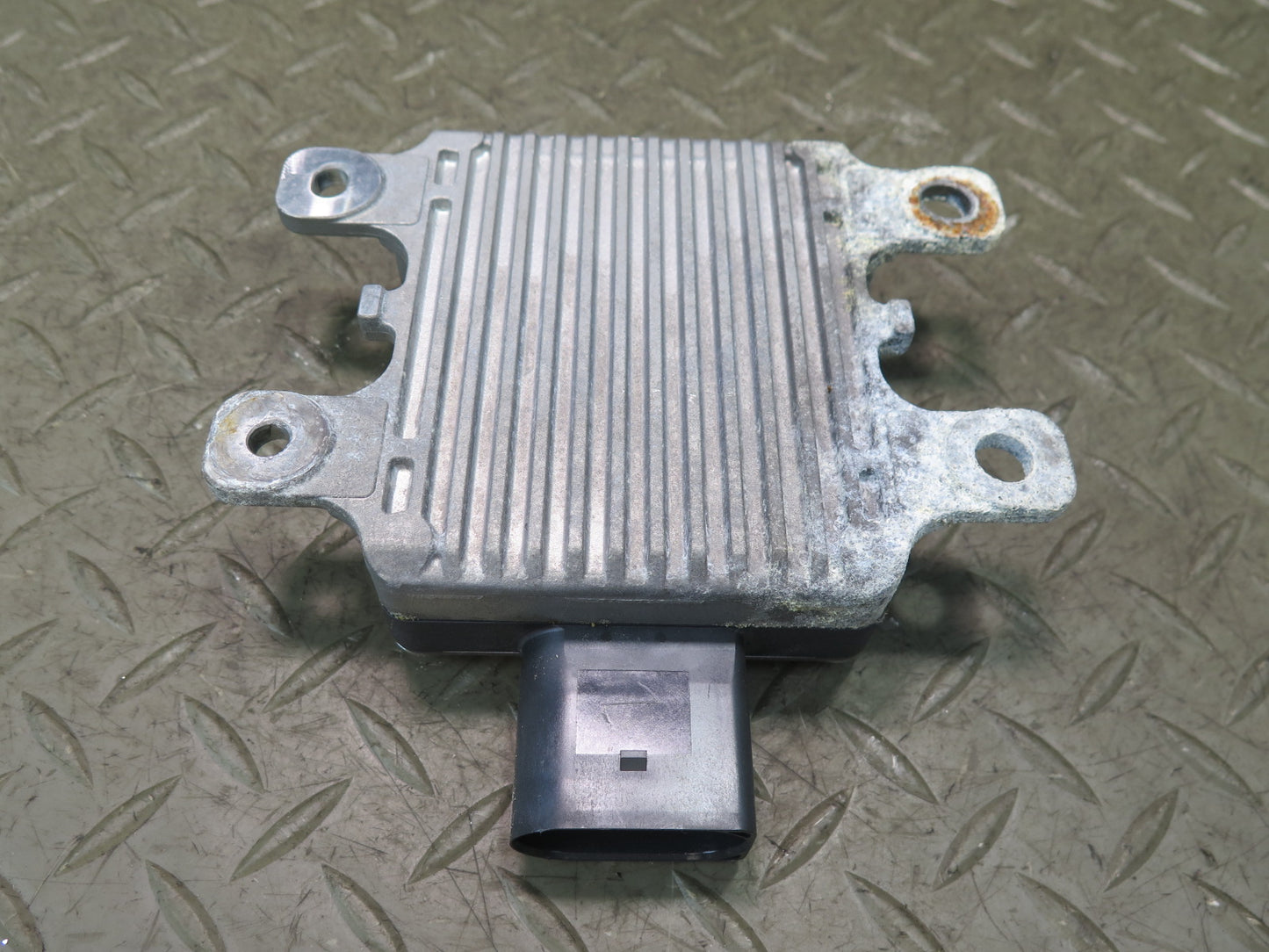 2011-2018 Porsche Cayenne 958 Hydraulic Oil Pump Control Module 7P0927601