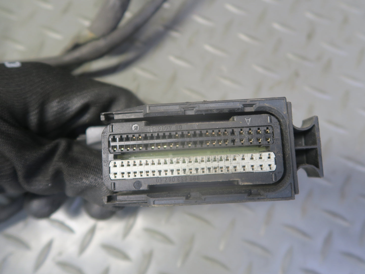 2008-2010 Porsche Cayenne 957 Turbo 4.8L M48.51 Engine Wire Wiring Hanress