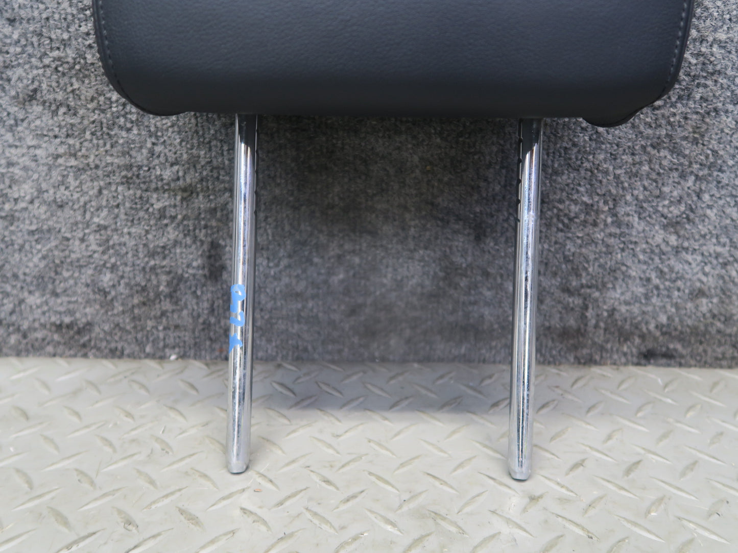 03-08 BMW E85 Z4 Set of 2 Front Left & Right Side Seat Leather Headrest OEM