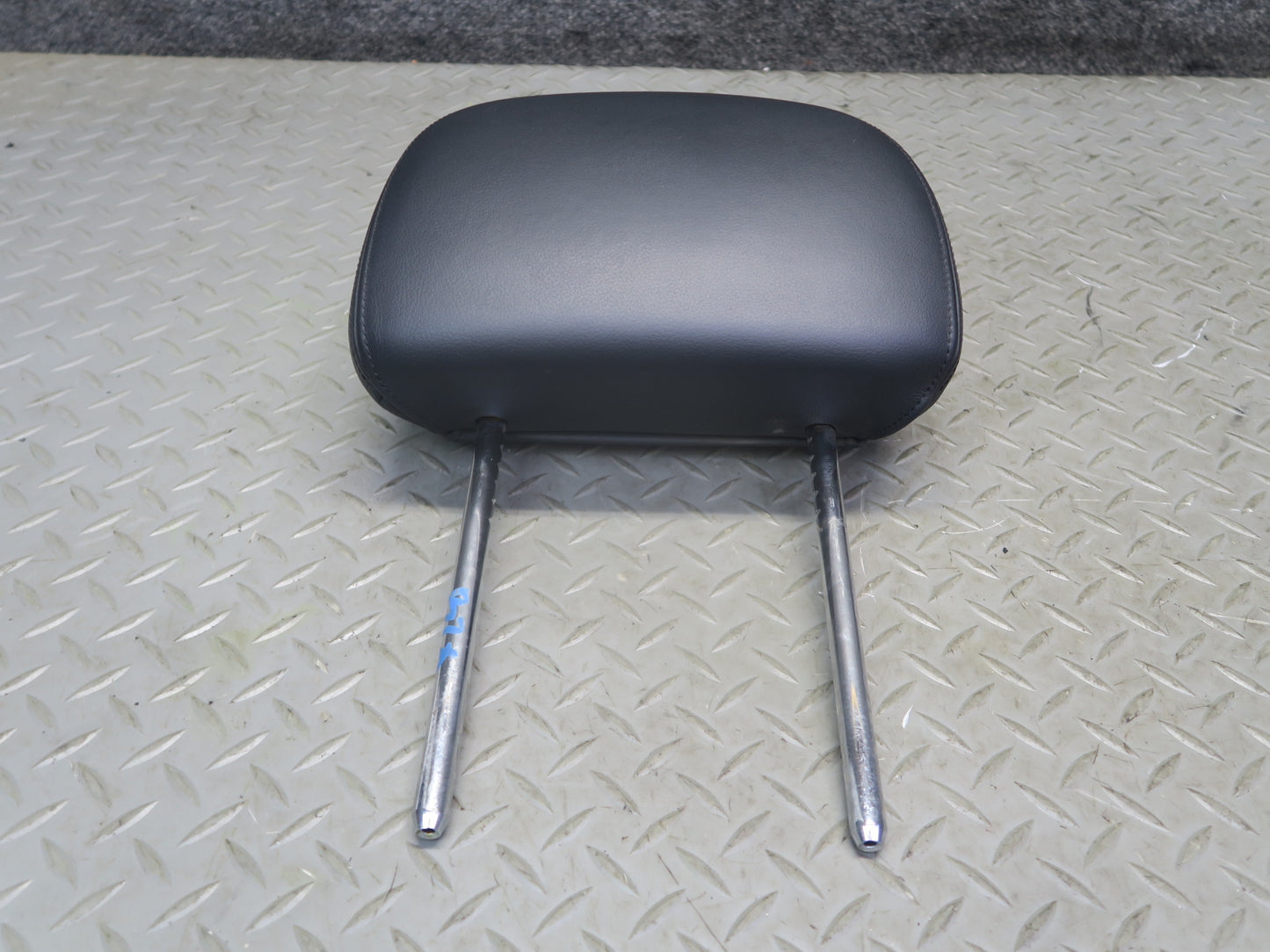 03-08 BMW E85 Z4 Set of 2 Front Left & Right Side Seat Leather Headrest OEM