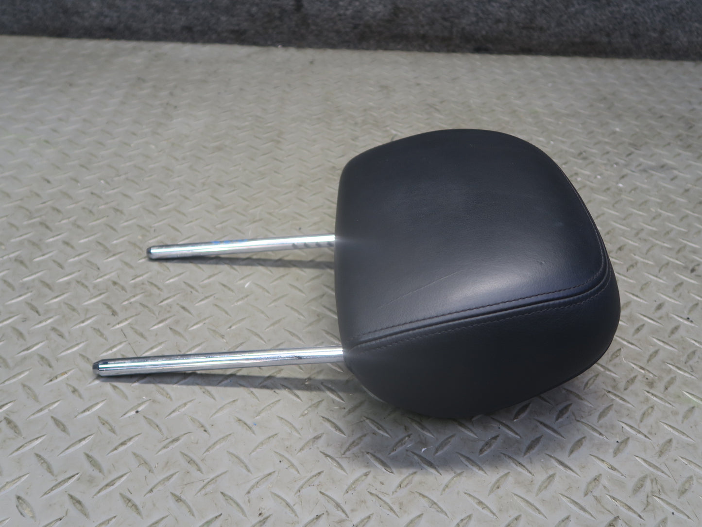 03-08 BMW E85 Z4 Set of 2 Front Left & Right Side Seat Leather Headrest OEM