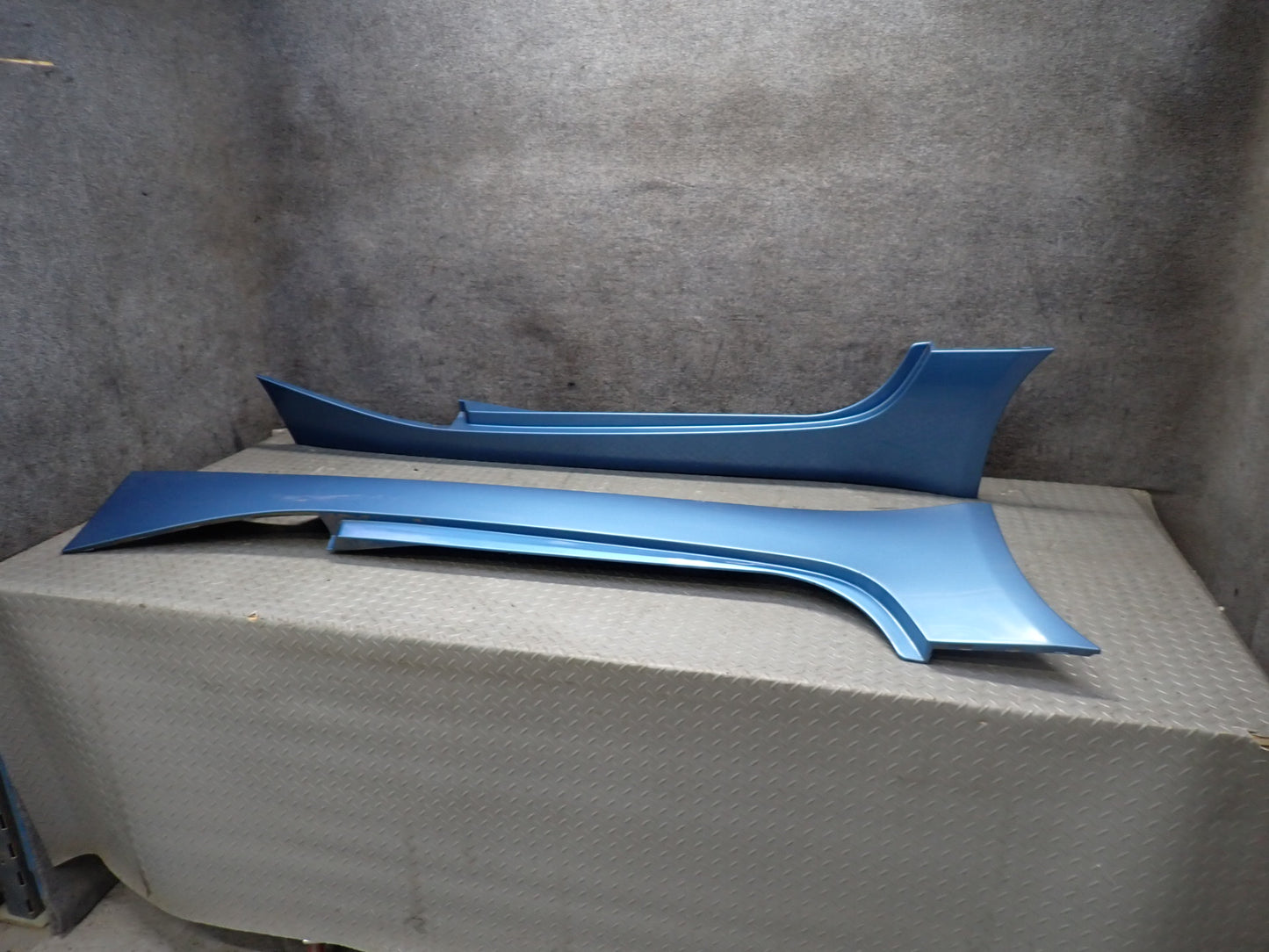 03-08 BMW E85 Z4 Left & Right Side Skirt Rocker Panel Molding Blue Set OEM