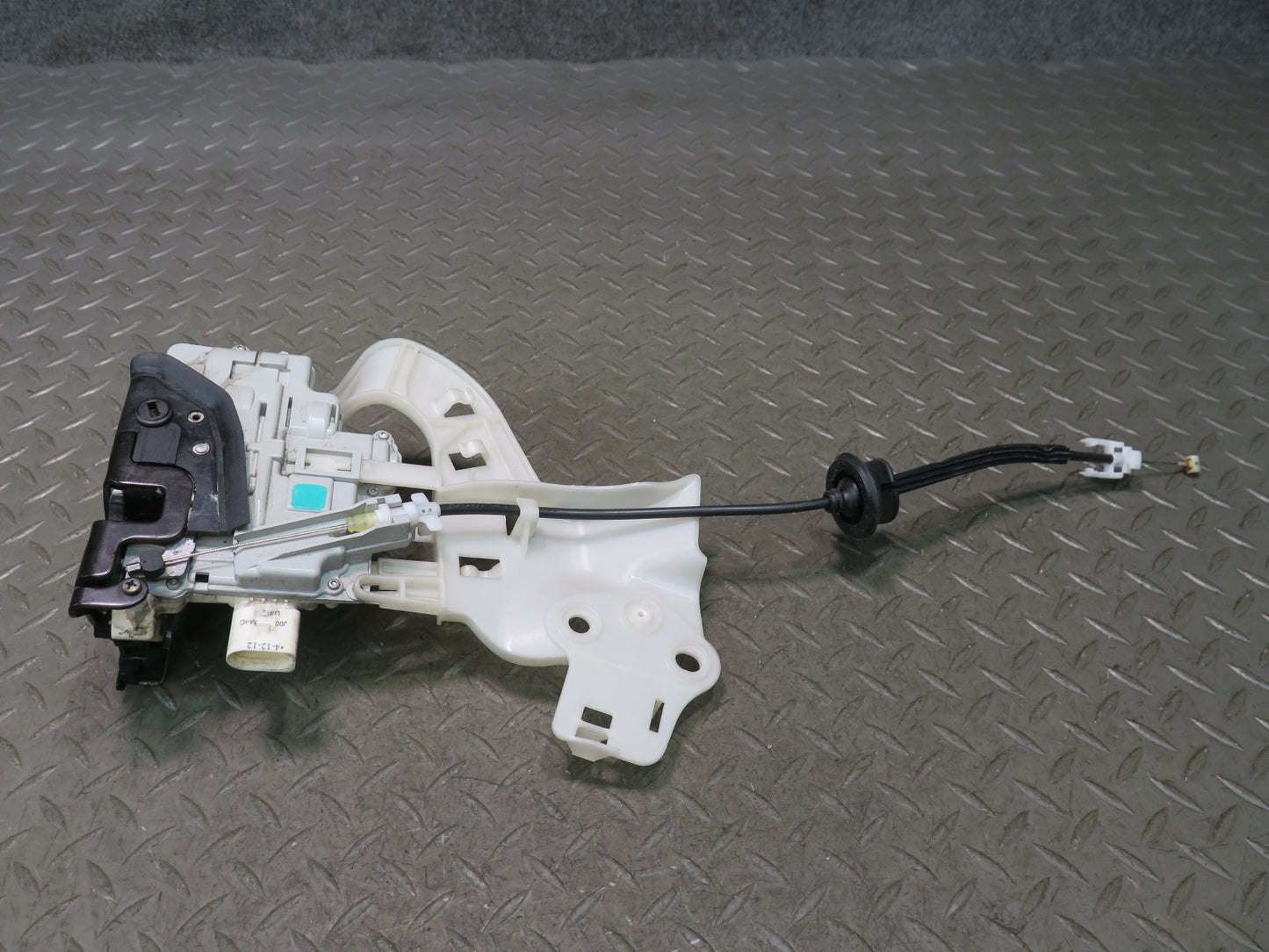 2011-2018 Porsche Cayenne 958 Rear Left Door Lock Latch Actuator 8K0839015A