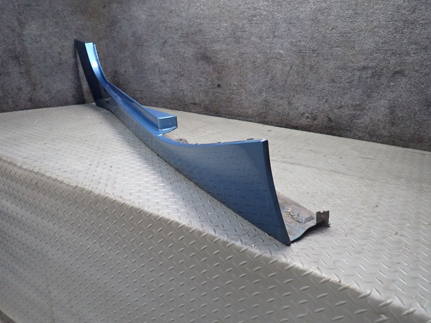 03-08 BMW E85 Z4 Left & Right Side Skirt Rocker Panel Molding Blue Set OEM