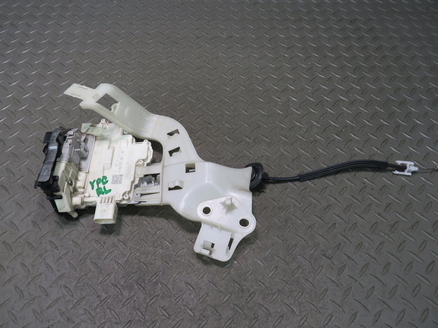 2011-2018 Porsche Cayenne 958 Rear Right Door Lock Latch Actuator 8K0839016A