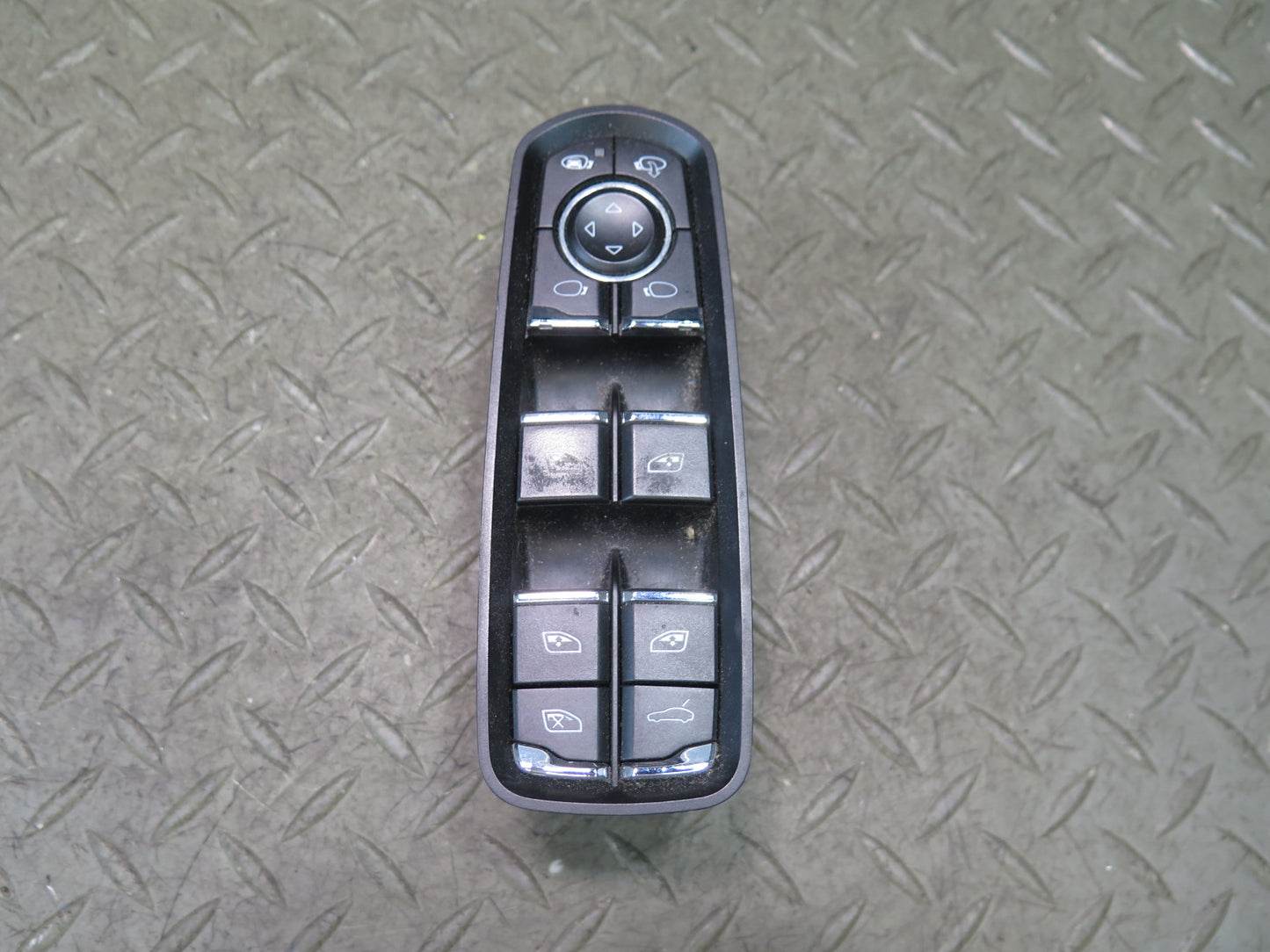 2011-2018 Porsche Cayenne 958 Front Left Side Door Master Window Power Switch