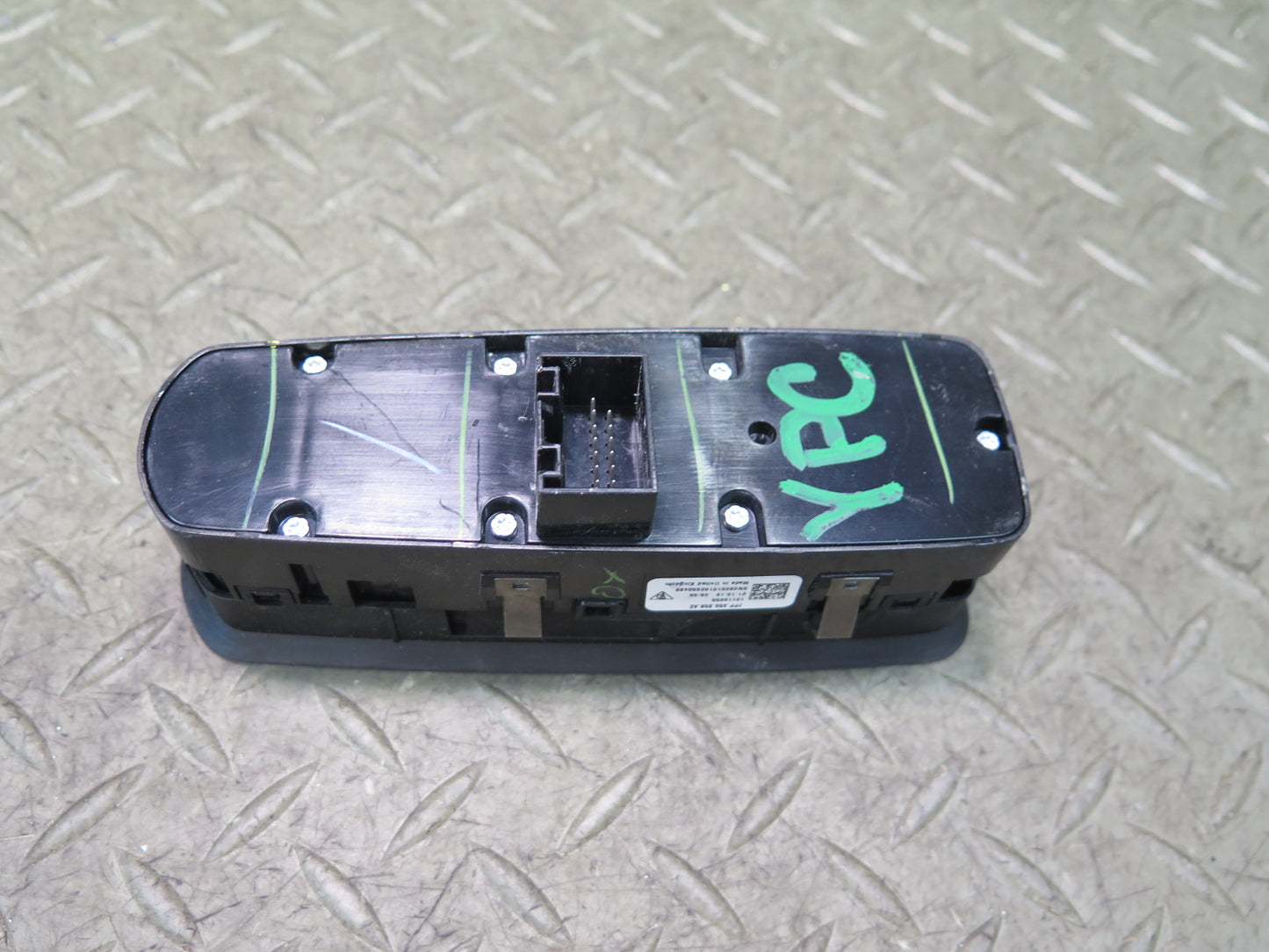 2011-2018 Porsche Cayenne 958 Front Left Side Door Master Window Power Switch
