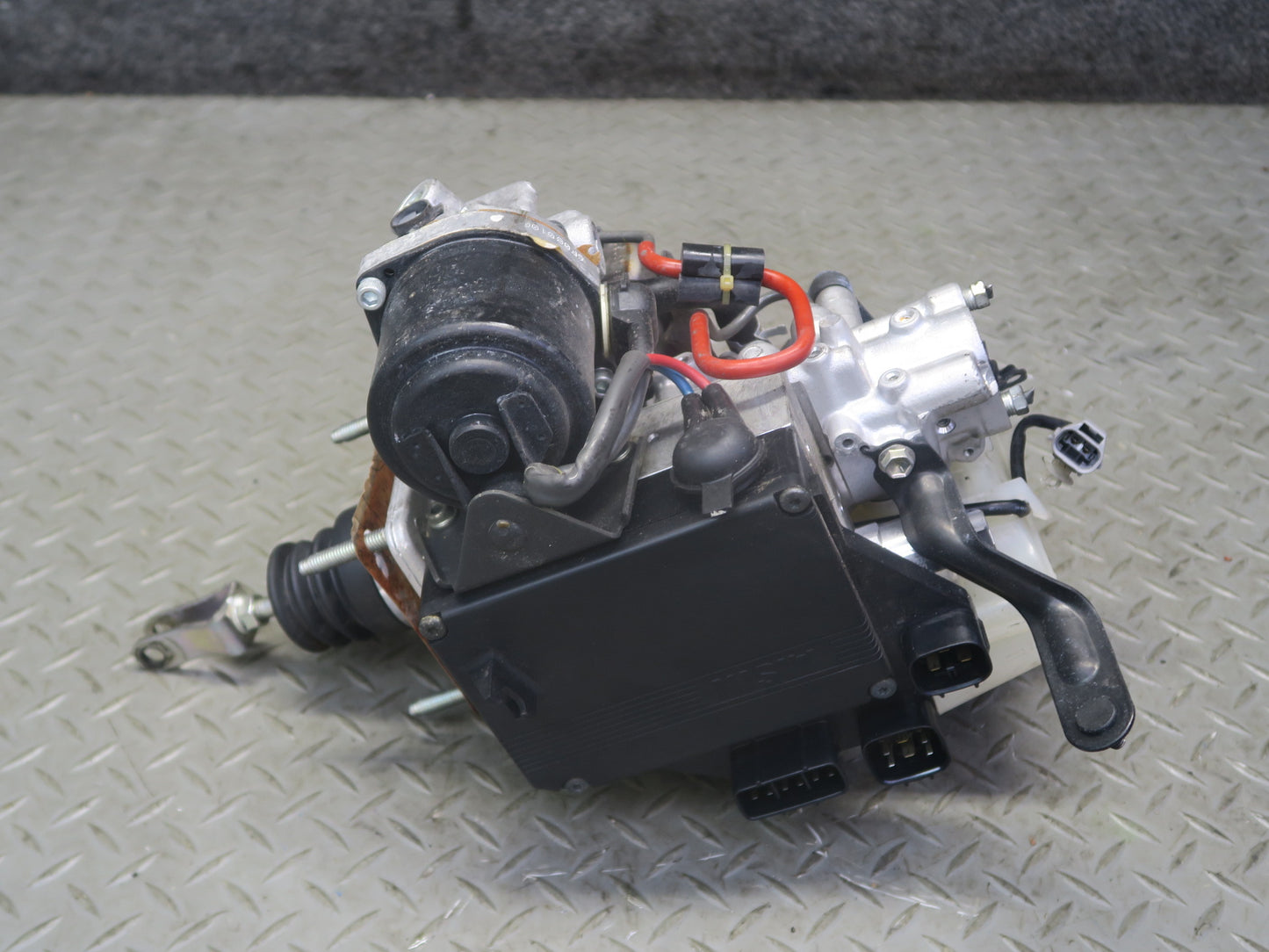 02-10 Lexus SC430 ABS Pump Brake Master Cylinder Booster Fluid Reservoir 74K OEM