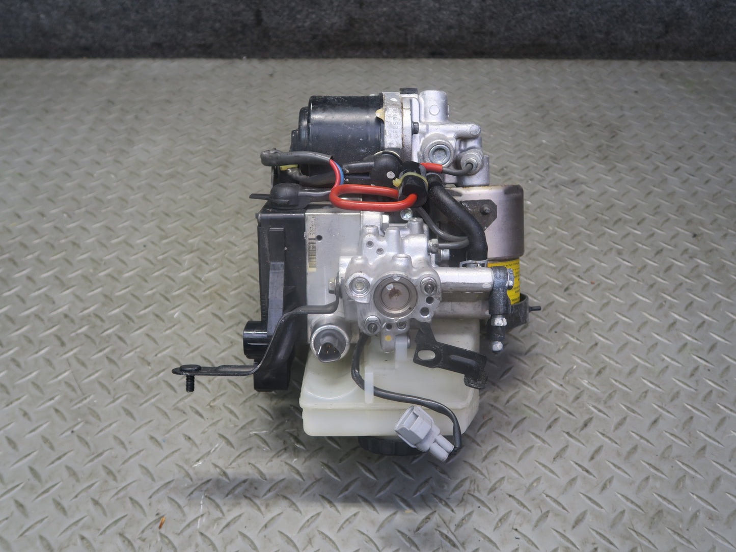 02-10 Lexus SC430 ABS Pump Brake Master Cylinder Booster Fluid Reservoir 74K OEM