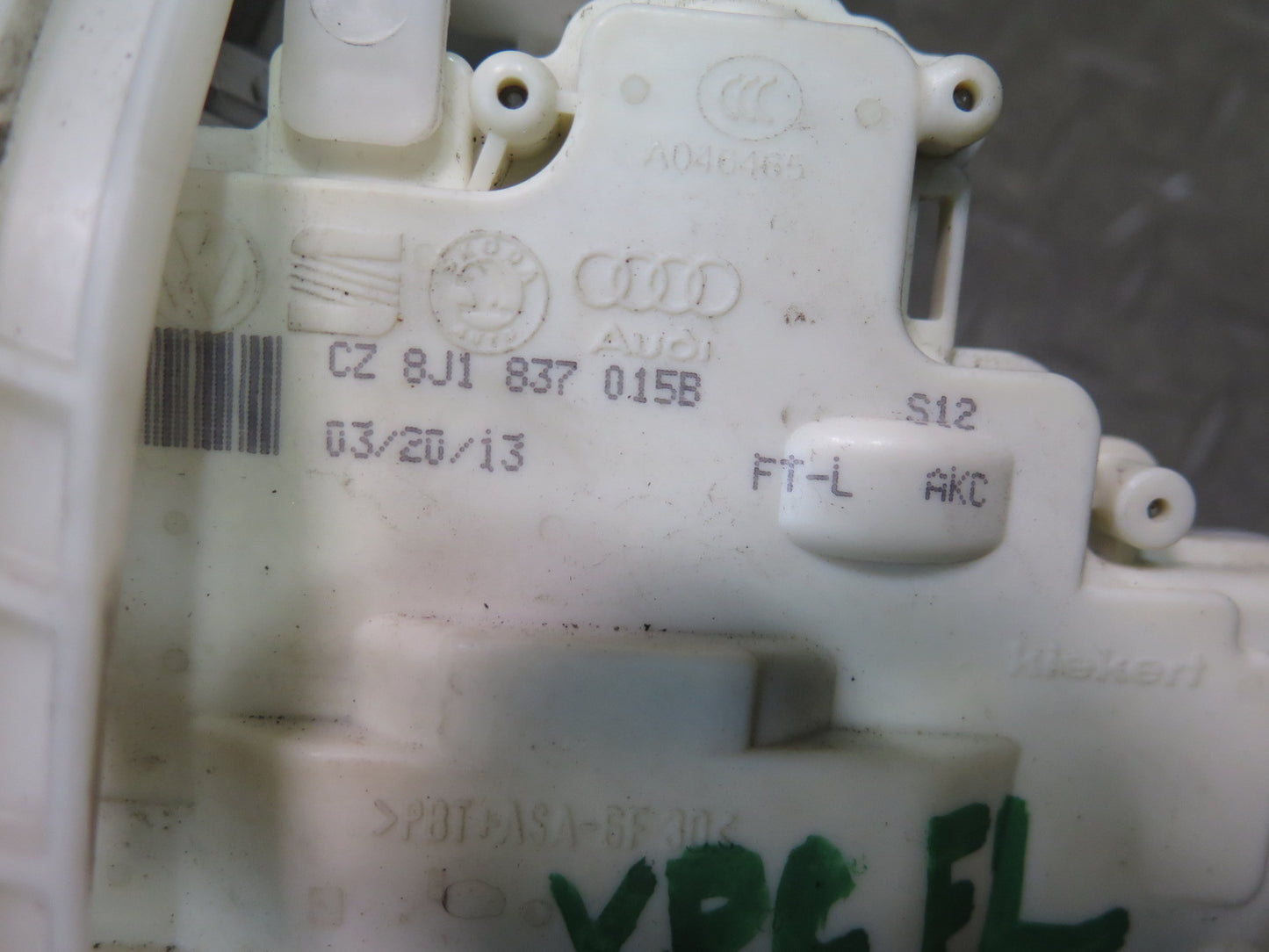 2011-2018 Porsche Cayenne 958 Front Left Door Lock Latch Actuator 8J1837015B