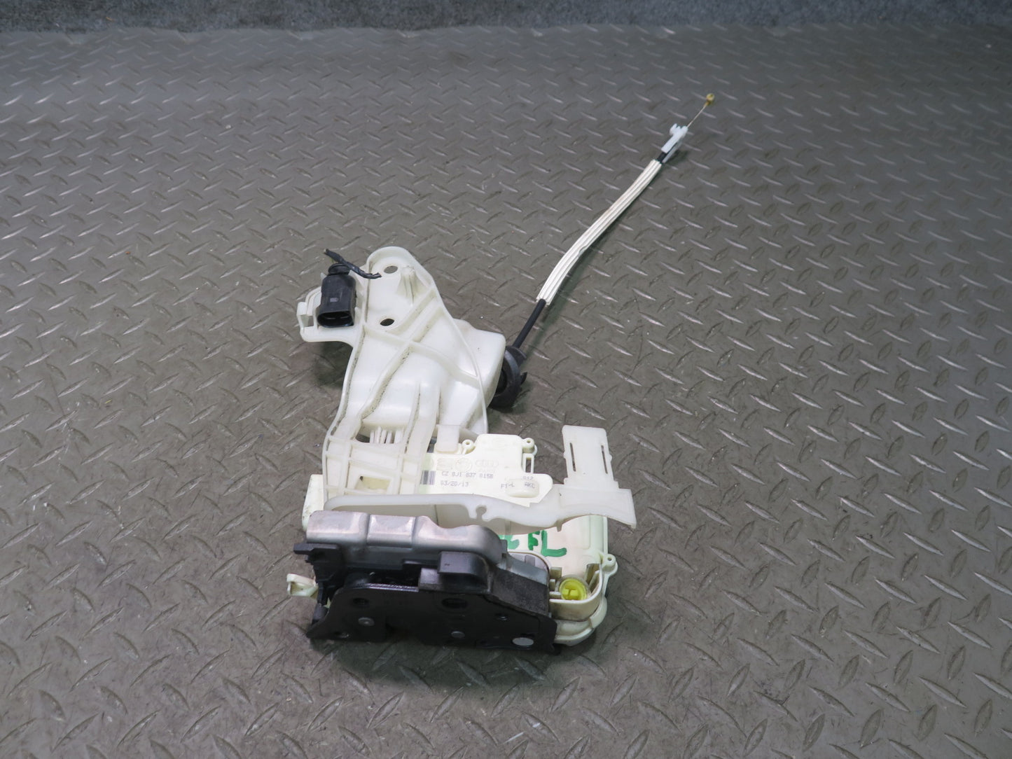 2011-2018 Porsche Cayenne 958 Front Left Door Lock Latch Actuator 8J1837015B