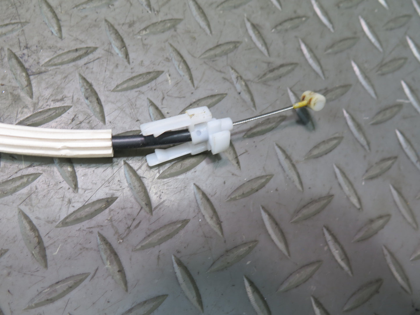 2011-2018 Porsche Cayenne 958 Front Right Door Lock Latch Actuator 8J1837016B