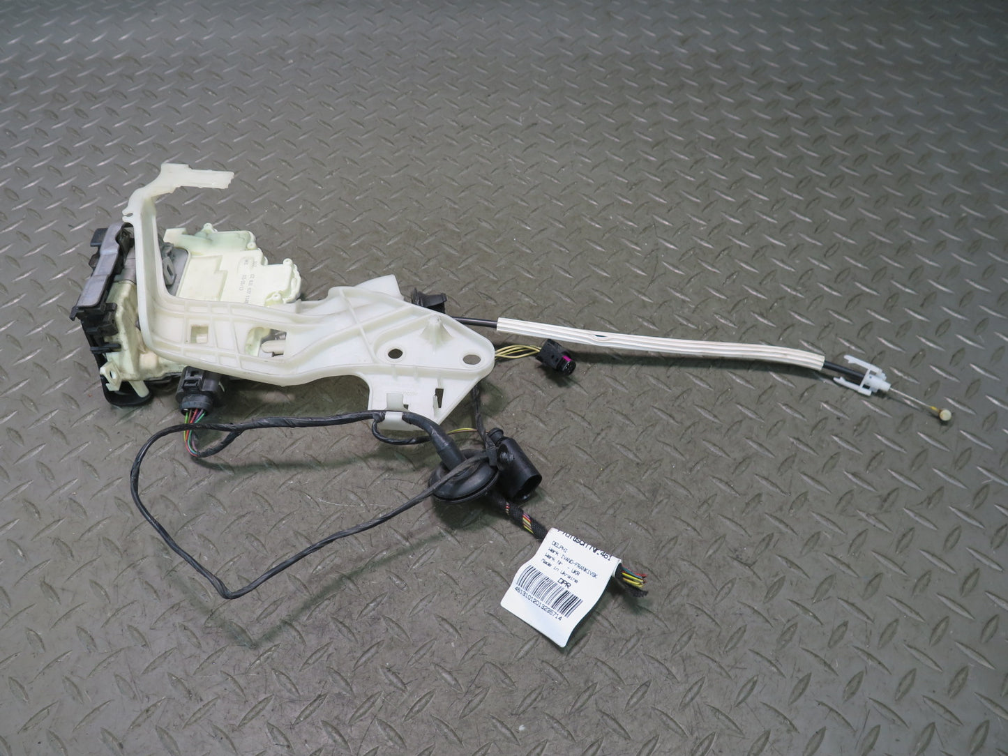2011-2018 Porsche Cayenne 958 Front Right Door Lock Latch Actuator 8J1837016B