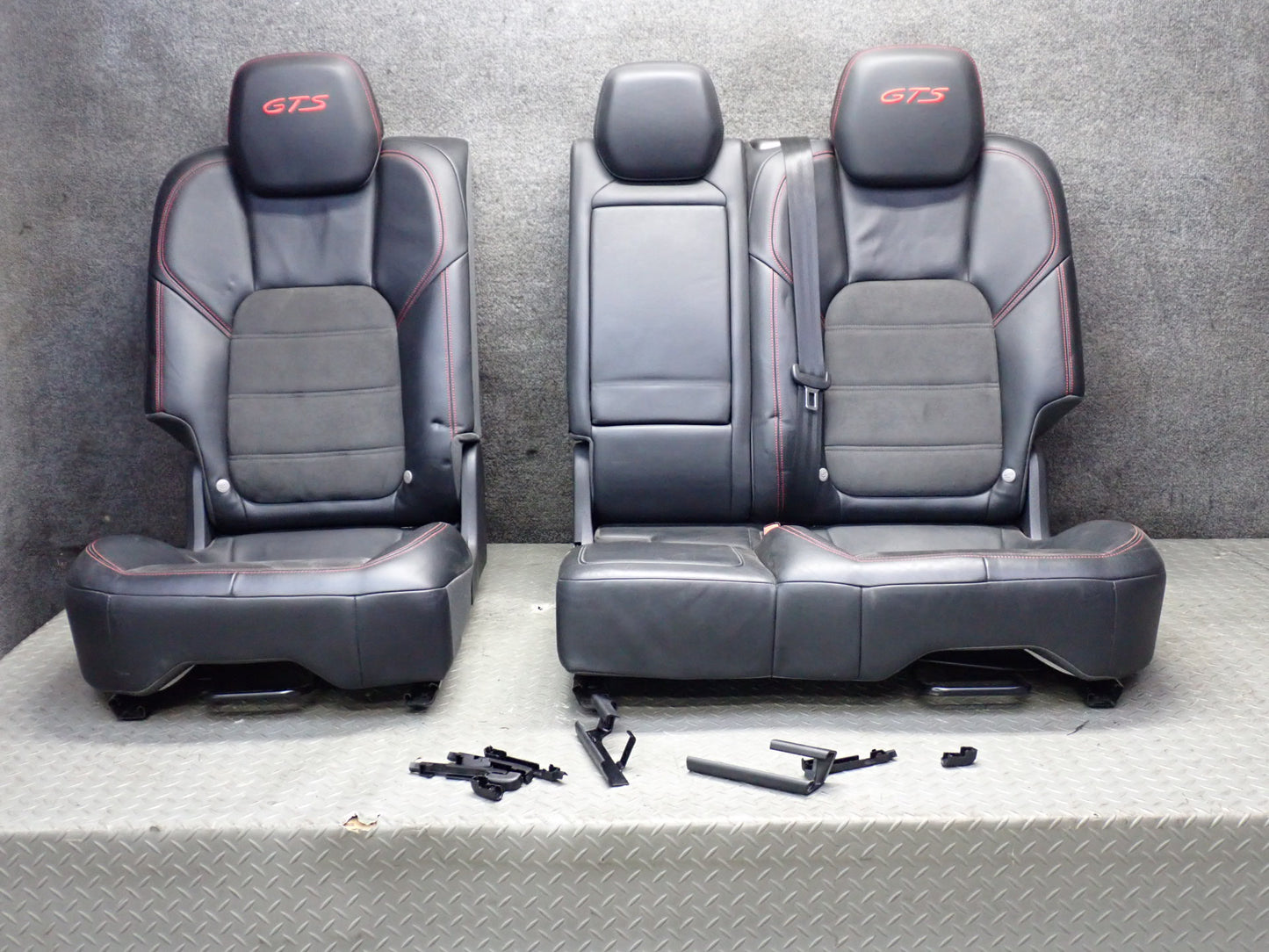 2013-2018 Porsche Cayenne 958 GTS Front & Rear Leather Alcantara Black Seat Set