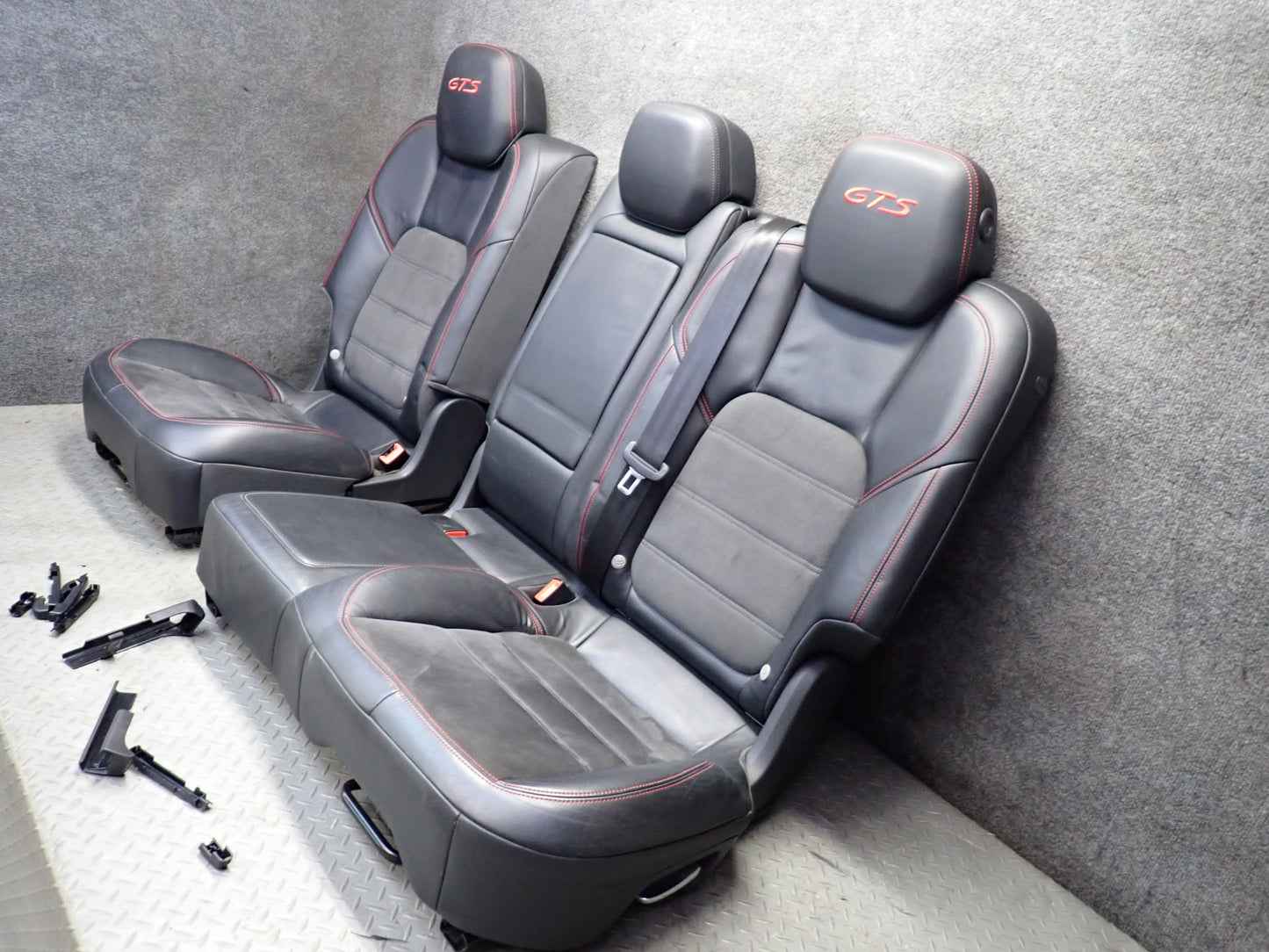2013-2018 Porsche Cayenne 958 GTS Front & Rear Leather Alcantara Black Seat Set