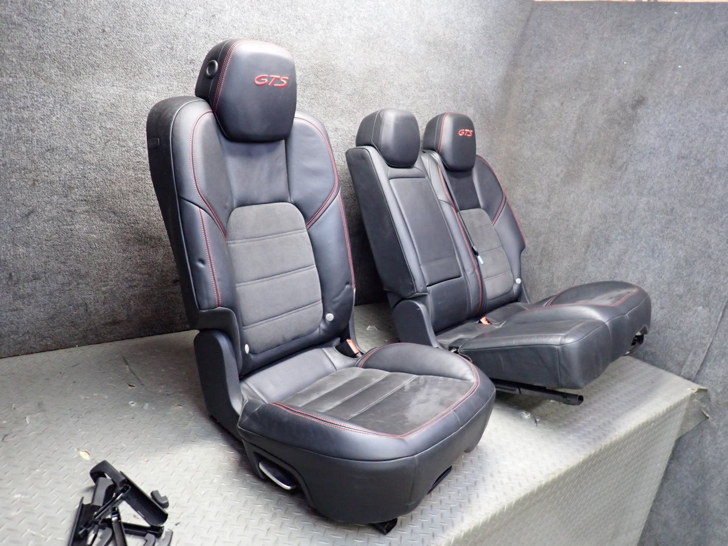 2013-2018 Porsche Cayenne 958 GTS Front & Rear Leather Alcantara Black Seat Set