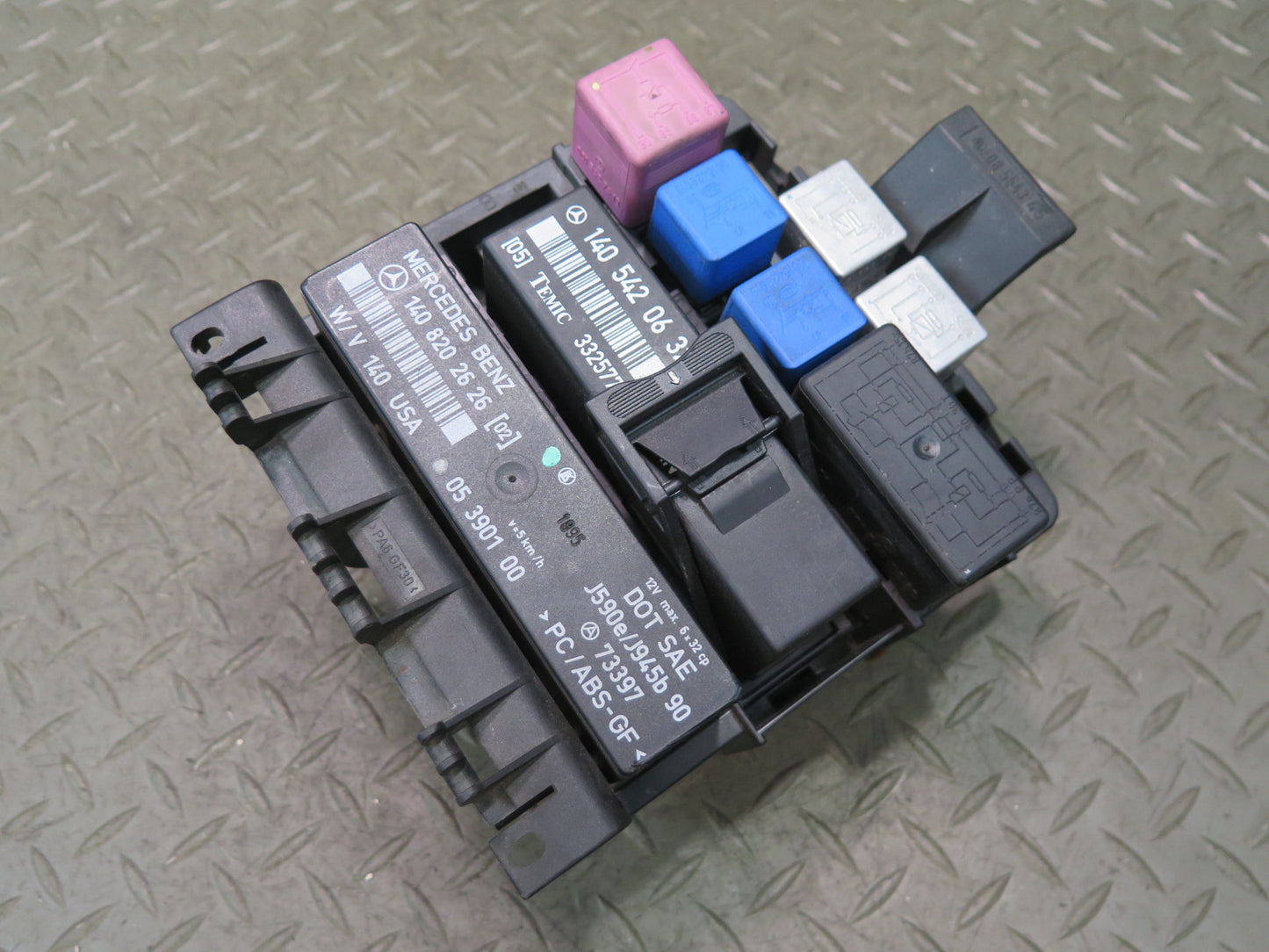 94-99 Mercedes W140 S420 S500 Headlight Blinker Hazard Fuse Relay Box Module OEM