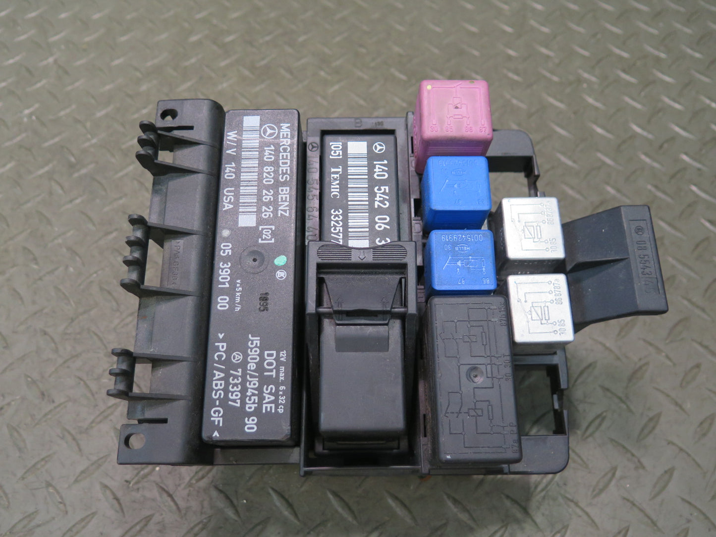 94-99 Mercedes W140 S420 S500 Headlight Blinker Hazard Fuse Relay Box Module OEM