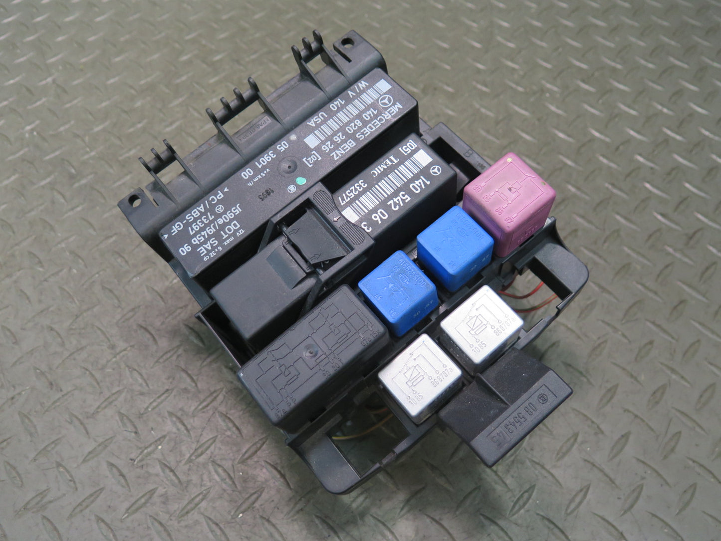 94-99 Mercedes W140 S420 S500 Headlight Blinker Hazard Fuse Relay Box Module OEM