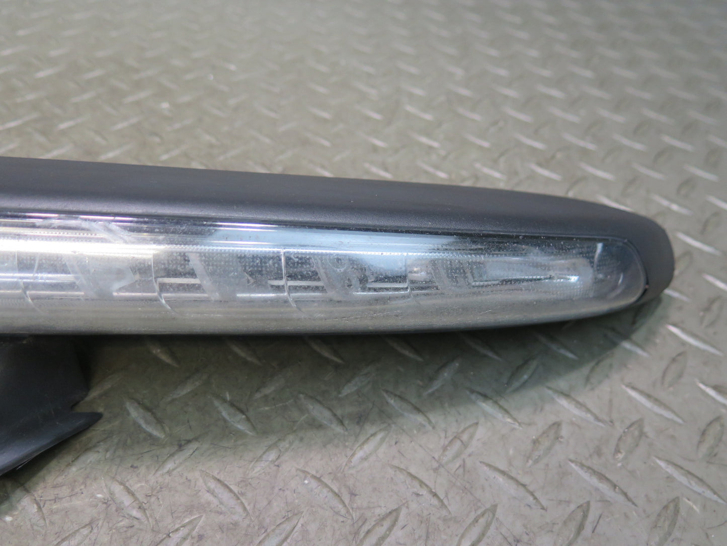 2011-2014 Porsche Cayenne 958 Front Right LED Turn Signal Light Lamp 7P5941182C