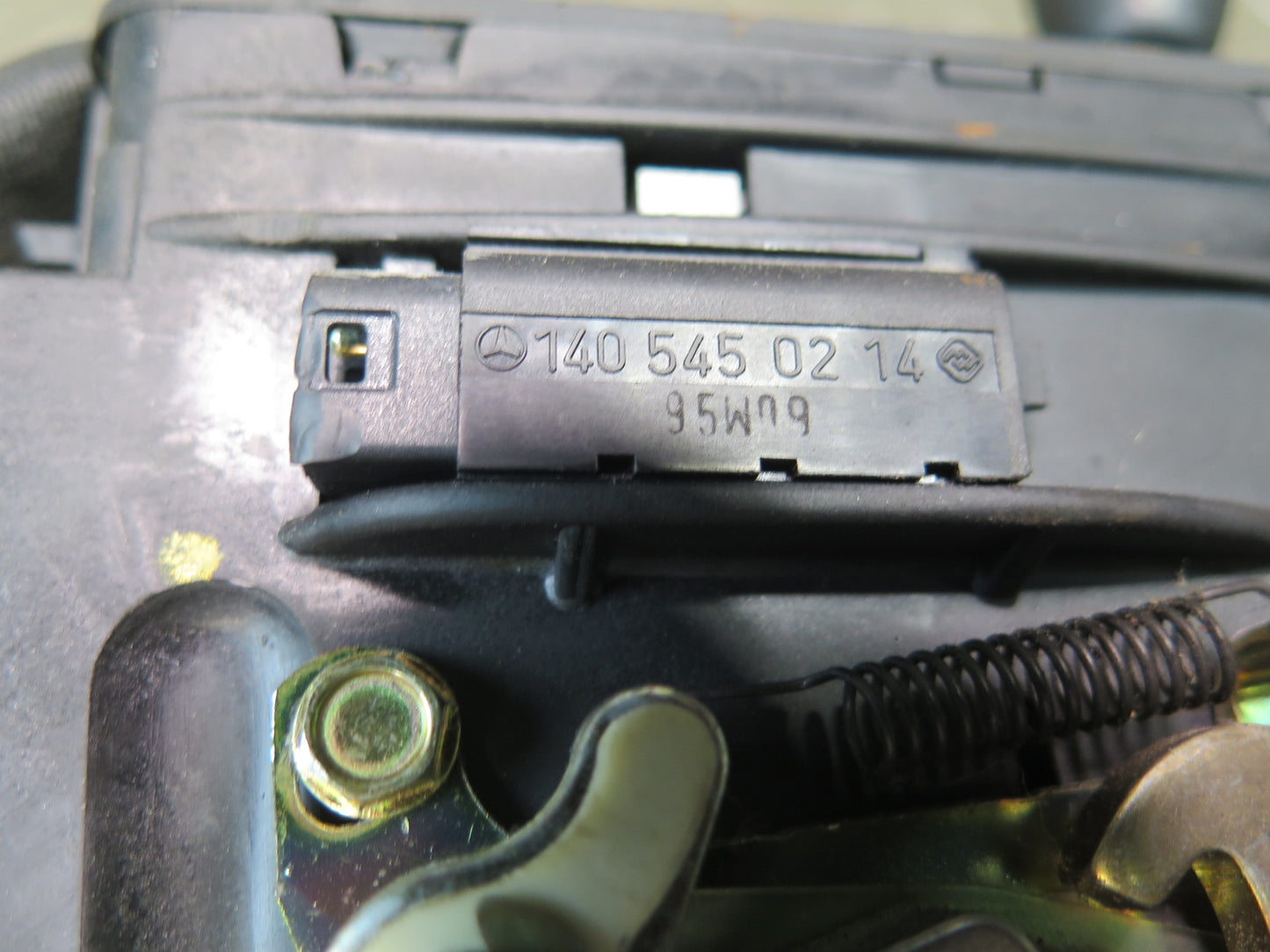 94-95 Mercedes W140 A/T Automatic Transmission Gear Shifter 1402670437 OEM