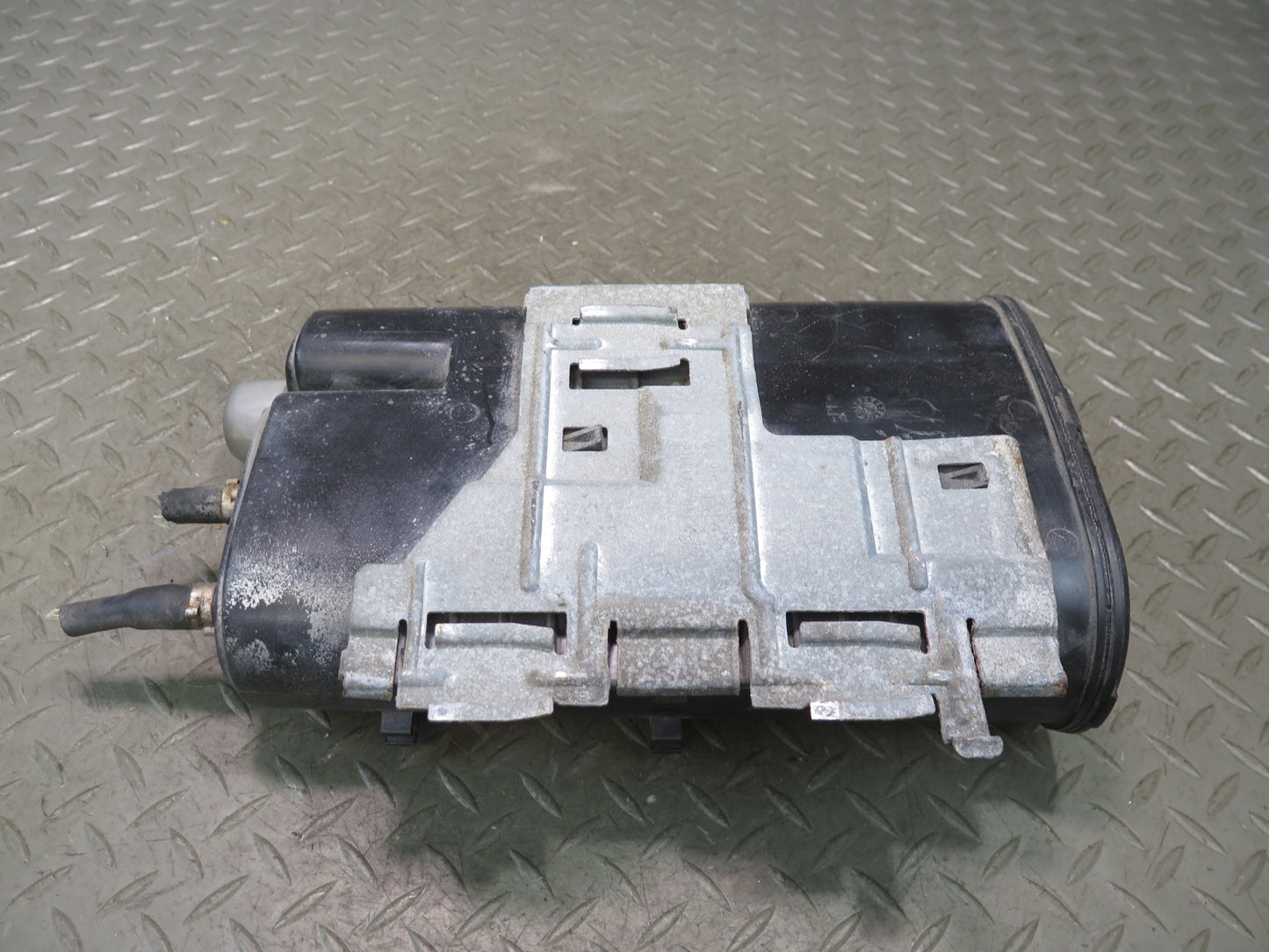 94-99 Mercedes W140 S320 S420 S500 Fuel Evaporator Charcoal Canister OEM