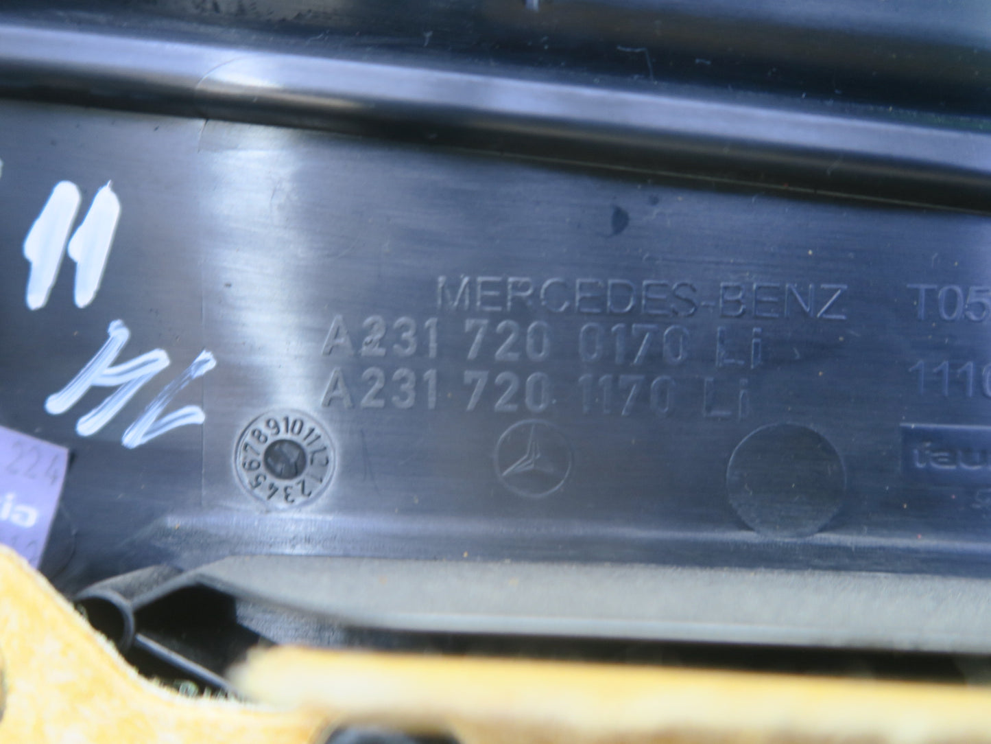 13-20 Mercedes R231 SL550 Set of 2 Left & Right Door Interior Trim Panel OEM