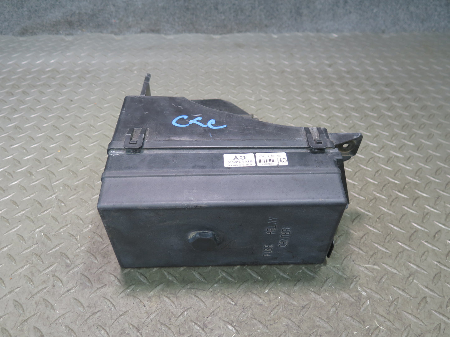 97-98 Chevrolet Corvette C5 Engine Bay Fuse Relay Box Module 12161017 OEM