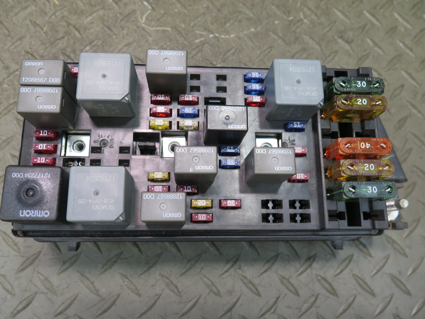 97-98 Chevrolet Corvette C5 Engine Bay Fuse Relay Box Module 12161017 OEM