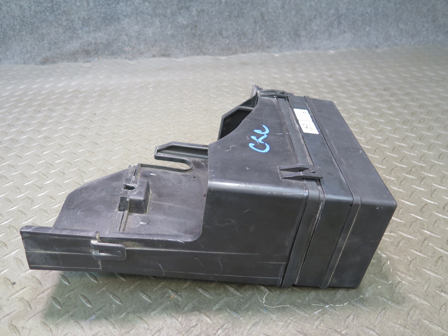 97-98 Chevrolet Corvette C5 Engine Bay Fuse Relay Box Module 12161017 OEM