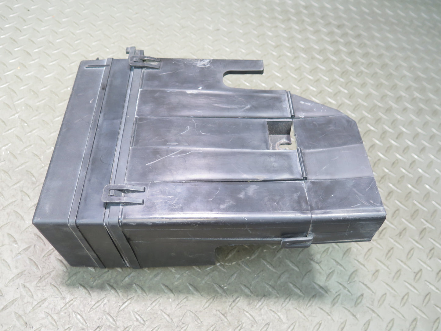 97-98 Chevrolet Corvette C5 Engine Bay Fuse Relay Box Module 12161017 OEM