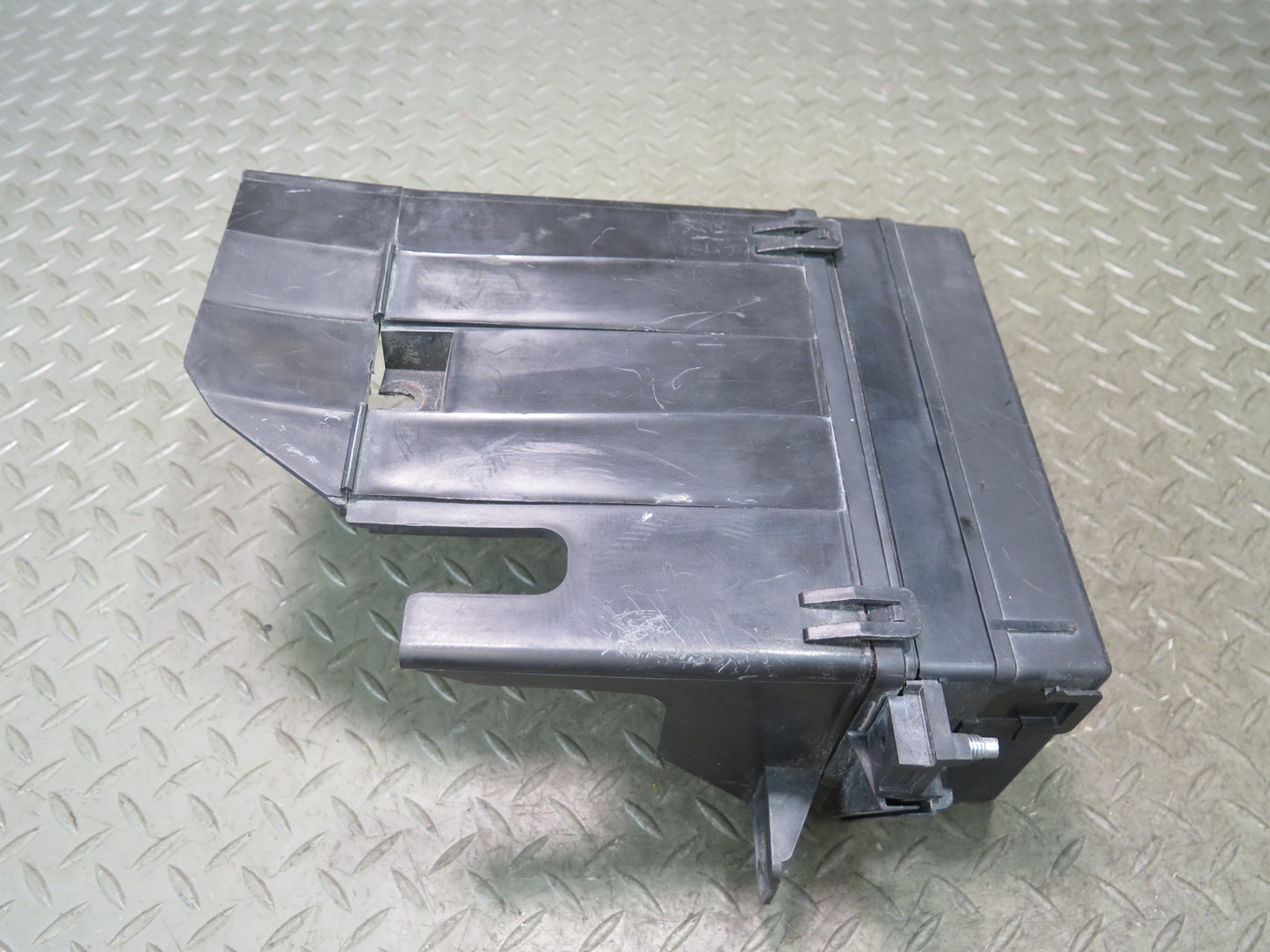 97-98 Chevrolet Corvette C5 Engine Bay Fuse Relay Box Module 12161017 OEM